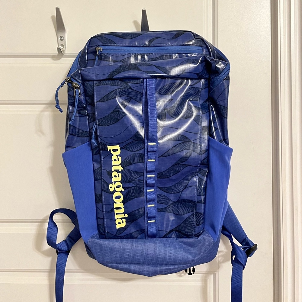 NWOT Patagonia Black Hole Pack 23L